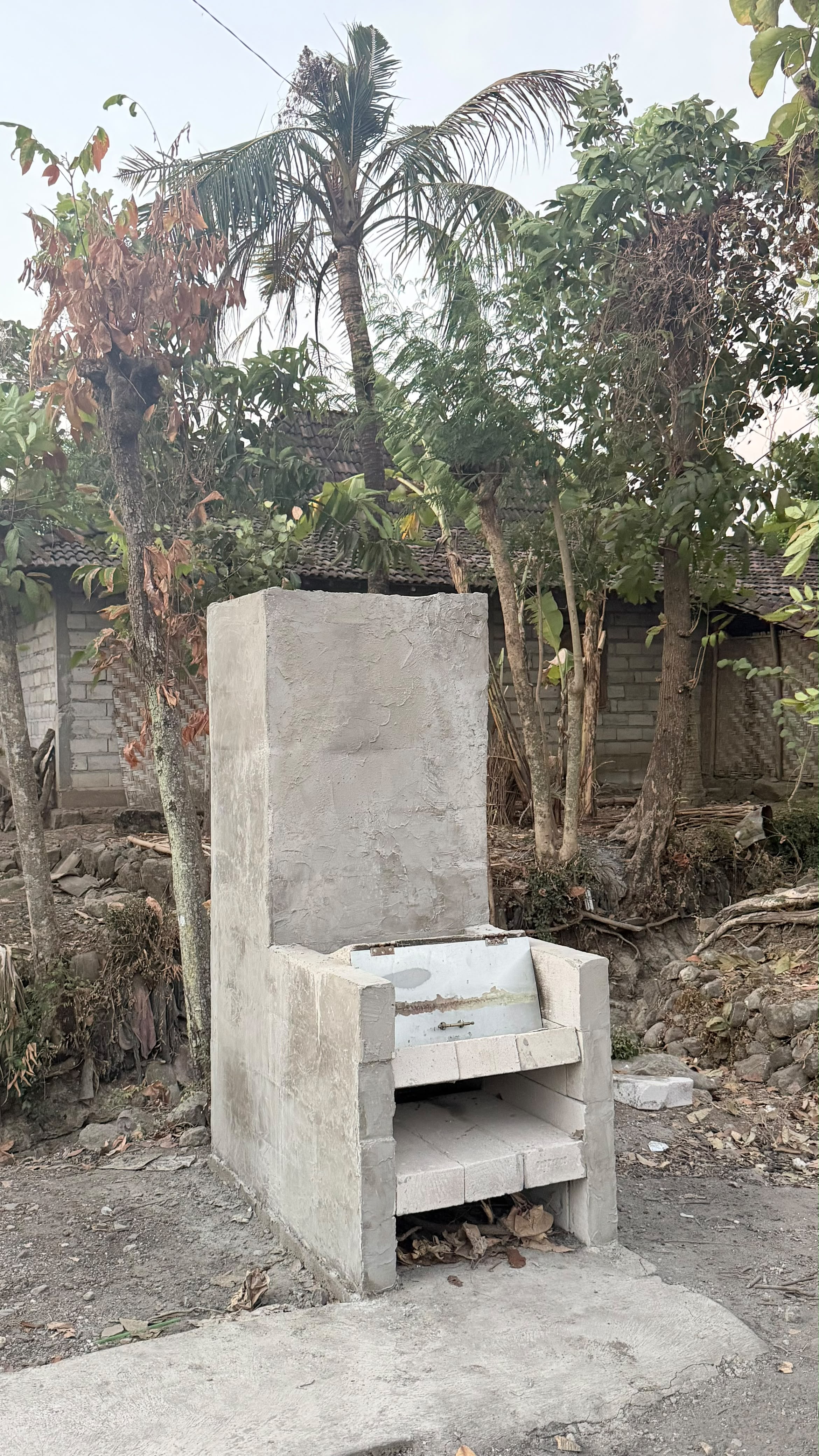 Tungku Rocket Stove hasil program kerja KKN di Desa Pranggong